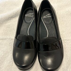 Dansko women’s size 37, European 6.5–7 US new without tags black never worn